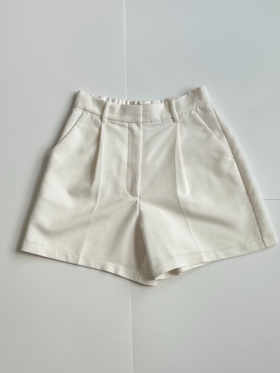 Abercrombie & Fitch Pants - A&F High-Waist Tailored Shorts